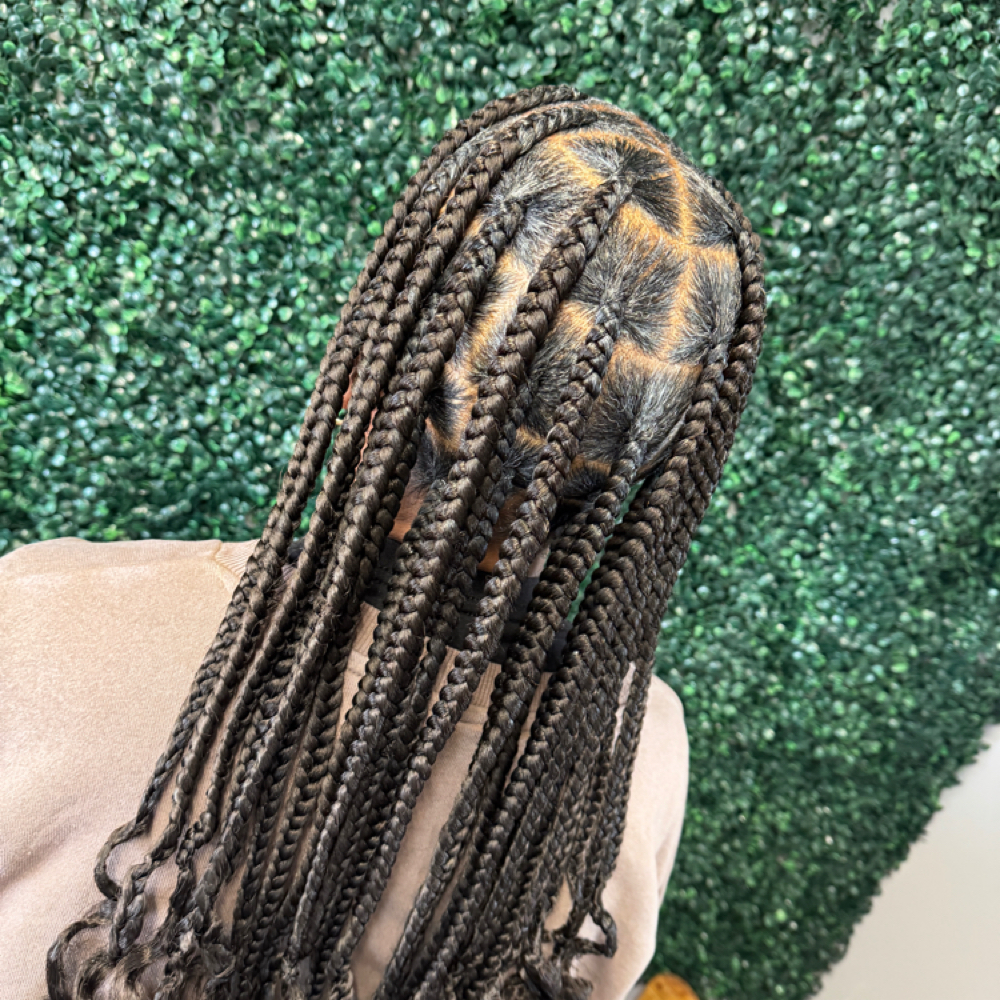 Large Knotless at HairByDashoni in Richmond, KY