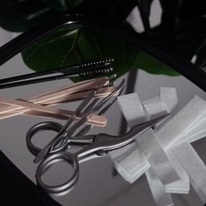 Eyebrow wax at H & B Beautyy in Newport, KY