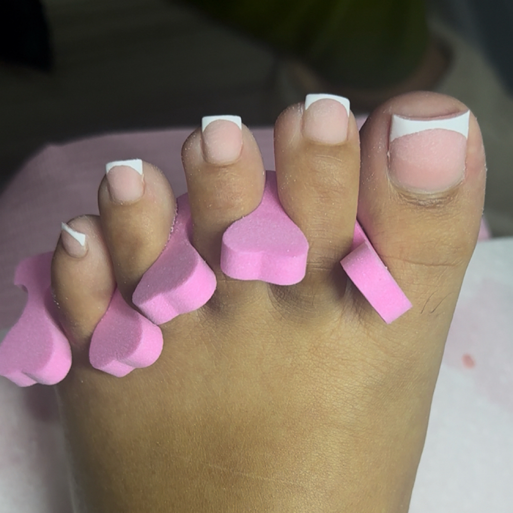 Acrylic Toes -Ariana at Kè Luxè Beauty Bar in Louisville, KY