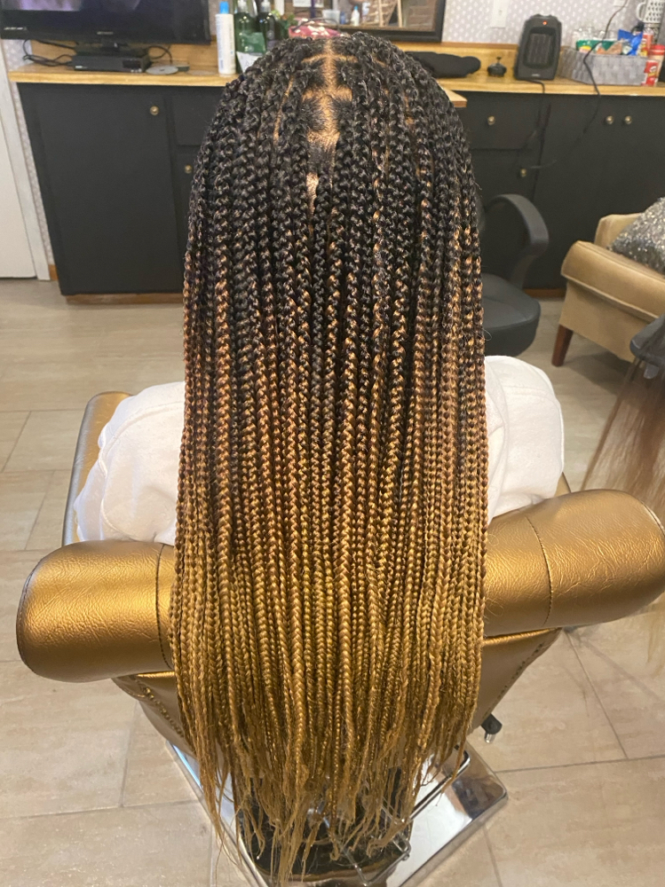 Buy One GET ONE KNOTLESS SALE! at Peaky Braids in Pine Bluff, AR