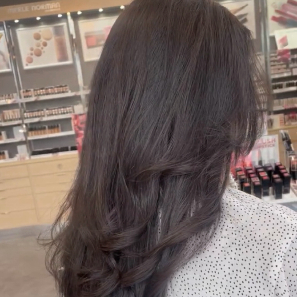Wash and blowout at Alnoor beautyhouse in Brookfield, WI