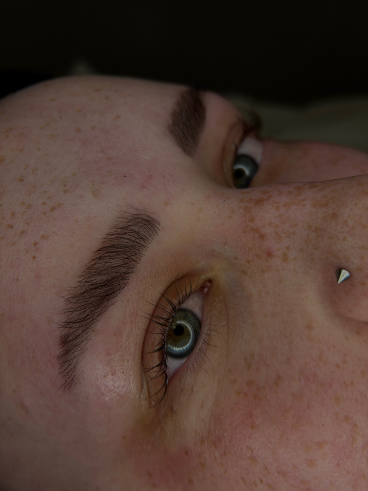 Brow Lamination & Sculpt