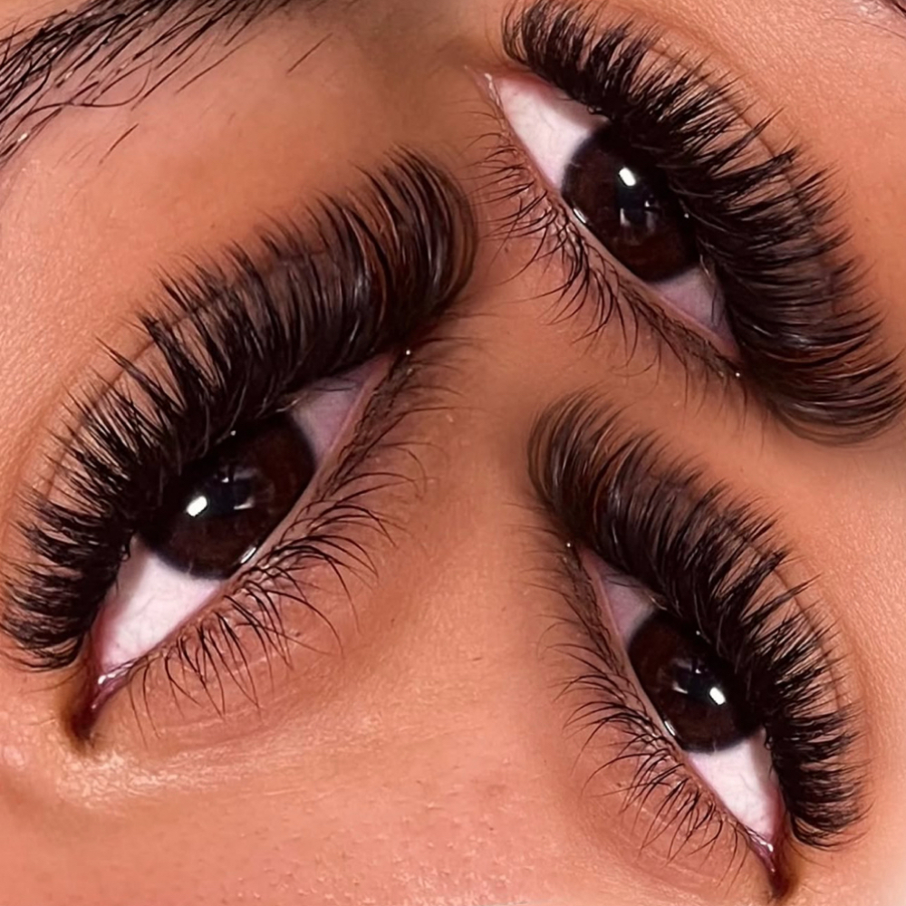 Hybrid 3 Week Fill at Heavenly Skyn & Luxury Lashes in Blawnox, PA