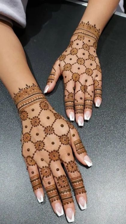 Henna Tattoo (Mehndi art)