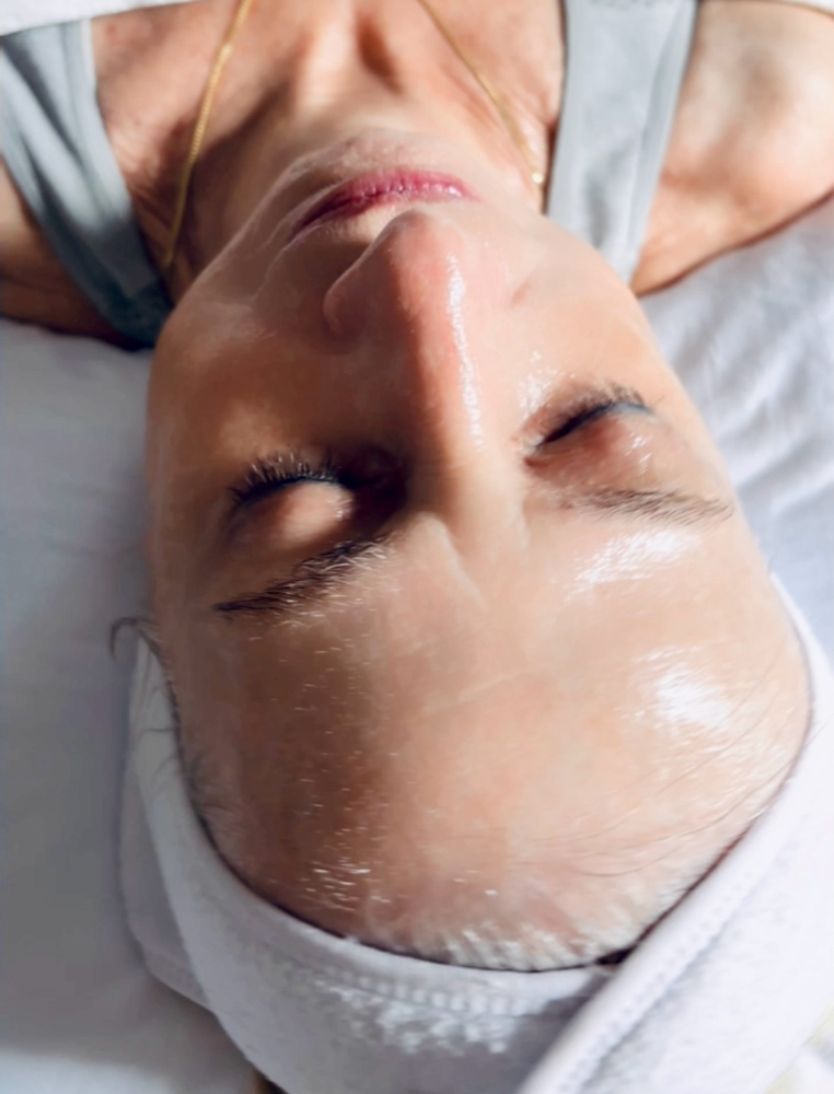 Pineapple afterglow facial