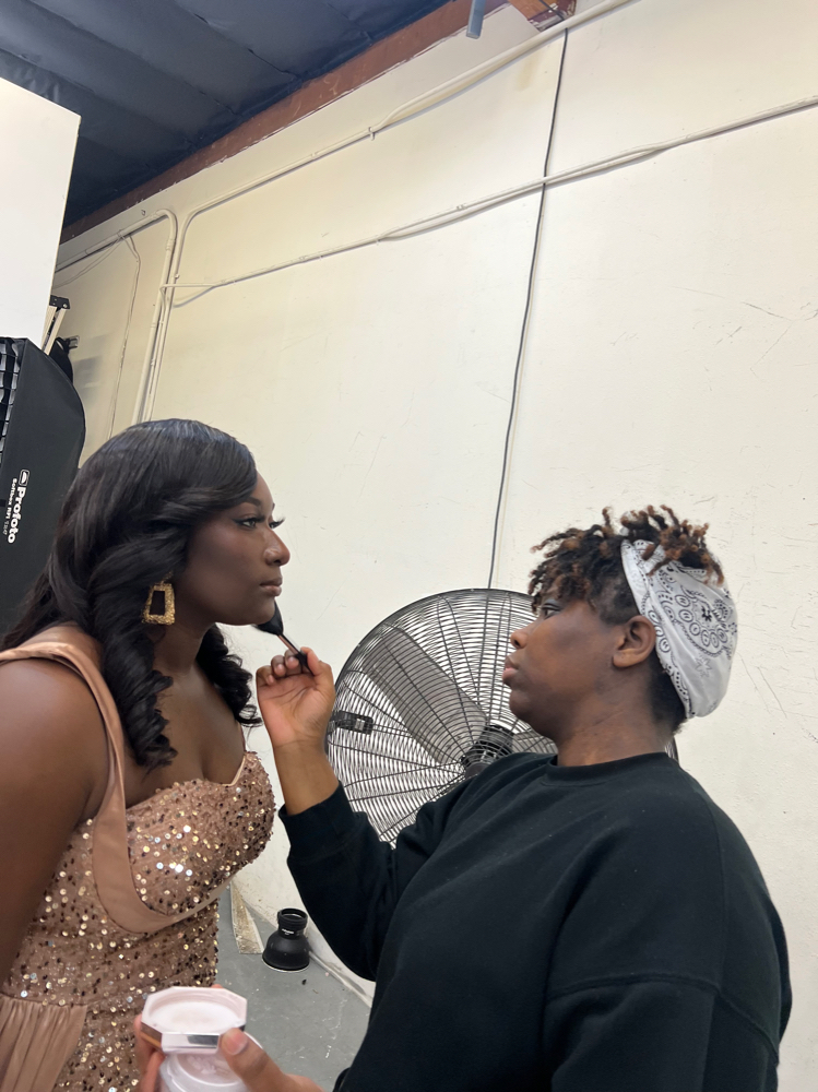 Photoshoot Makeup(ON SITE 8 hour)