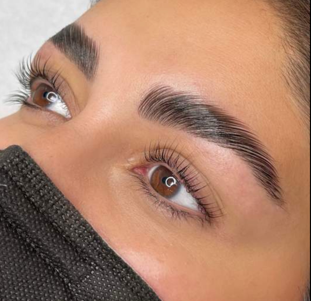 Brow Lamination & Tint