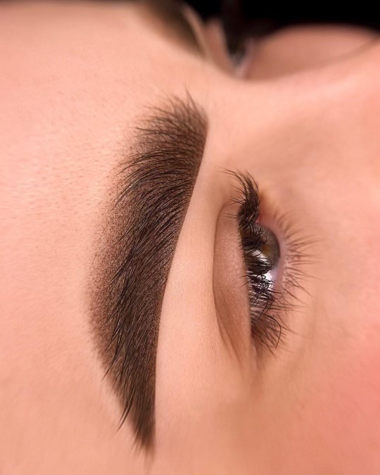 Brow tint