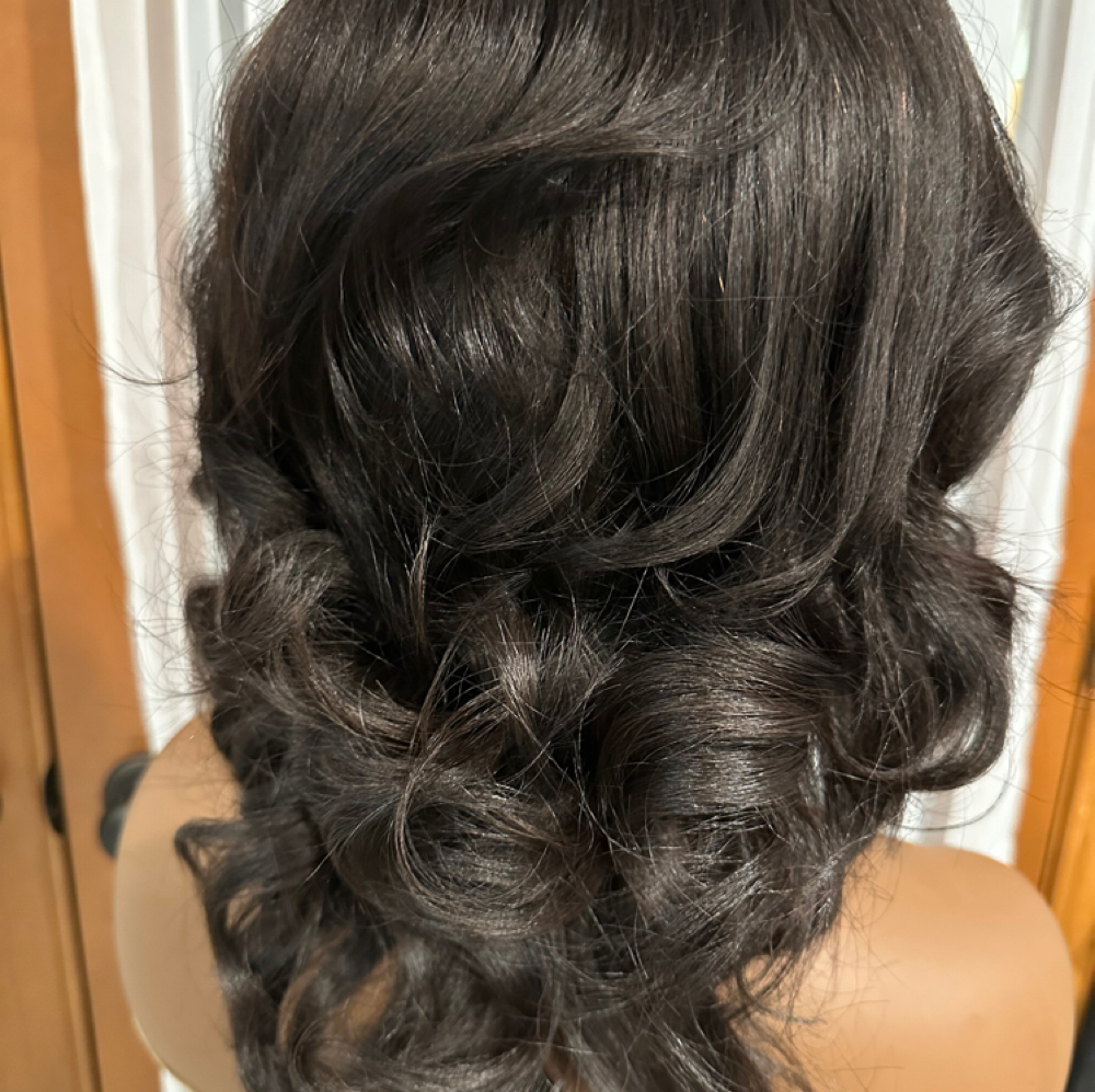 Wig/Hairpiece Services at Salon Doziér in Federal Way, WA