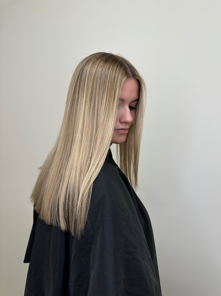 Full Blonding With Cut
