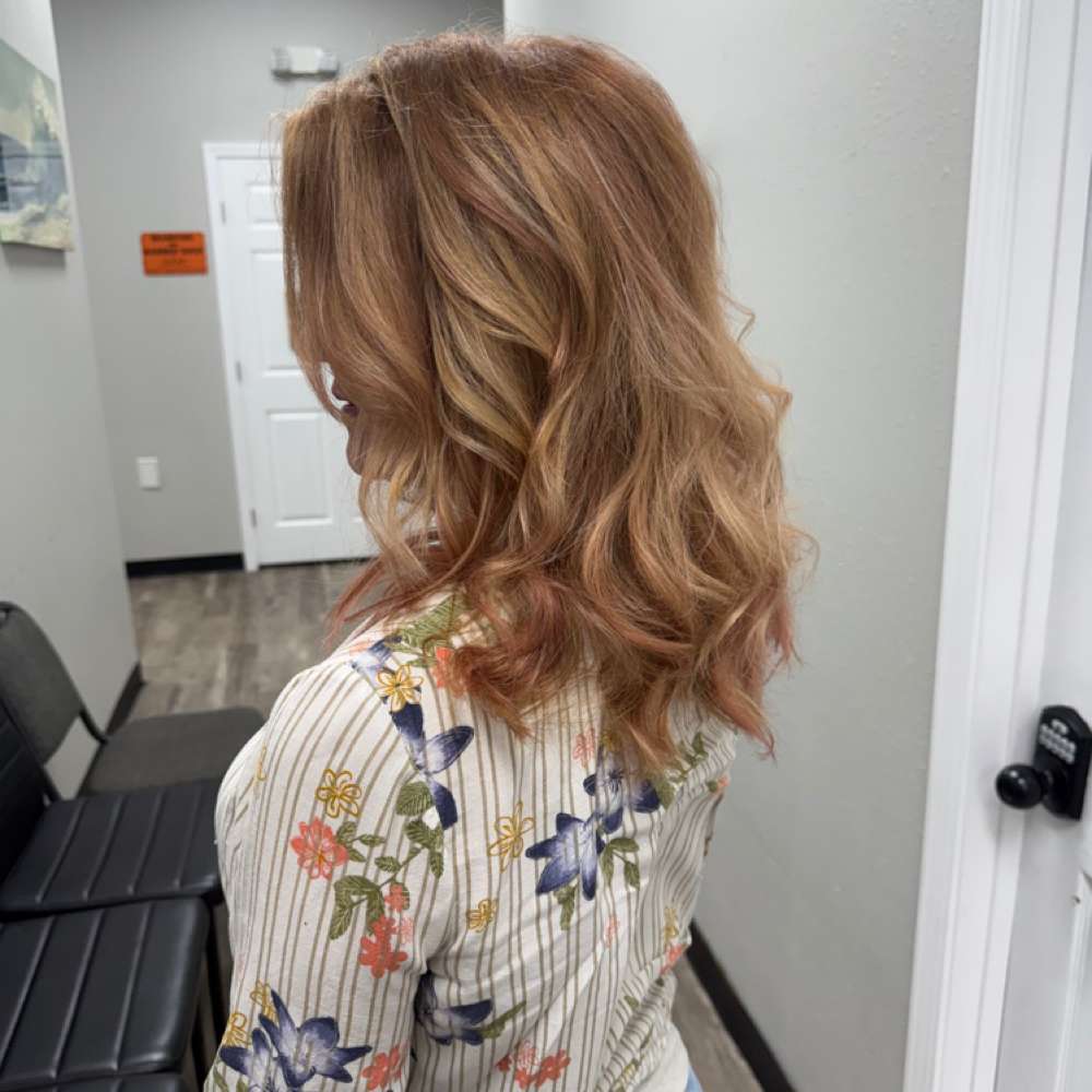 Women’s Wash And Trim at Colorz By Jessica in Mary Esther, FL