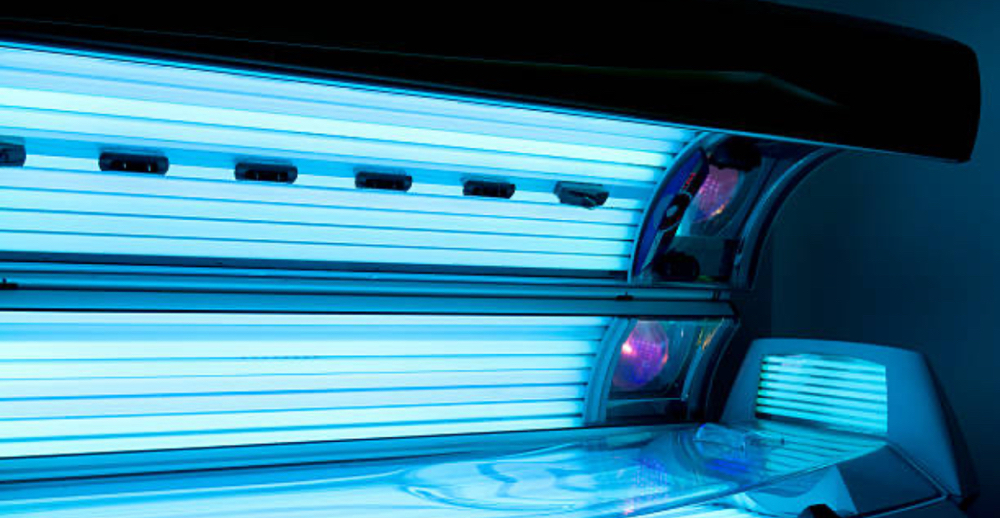 Tanning Lay Down at Aura Salon in Brookings, OR