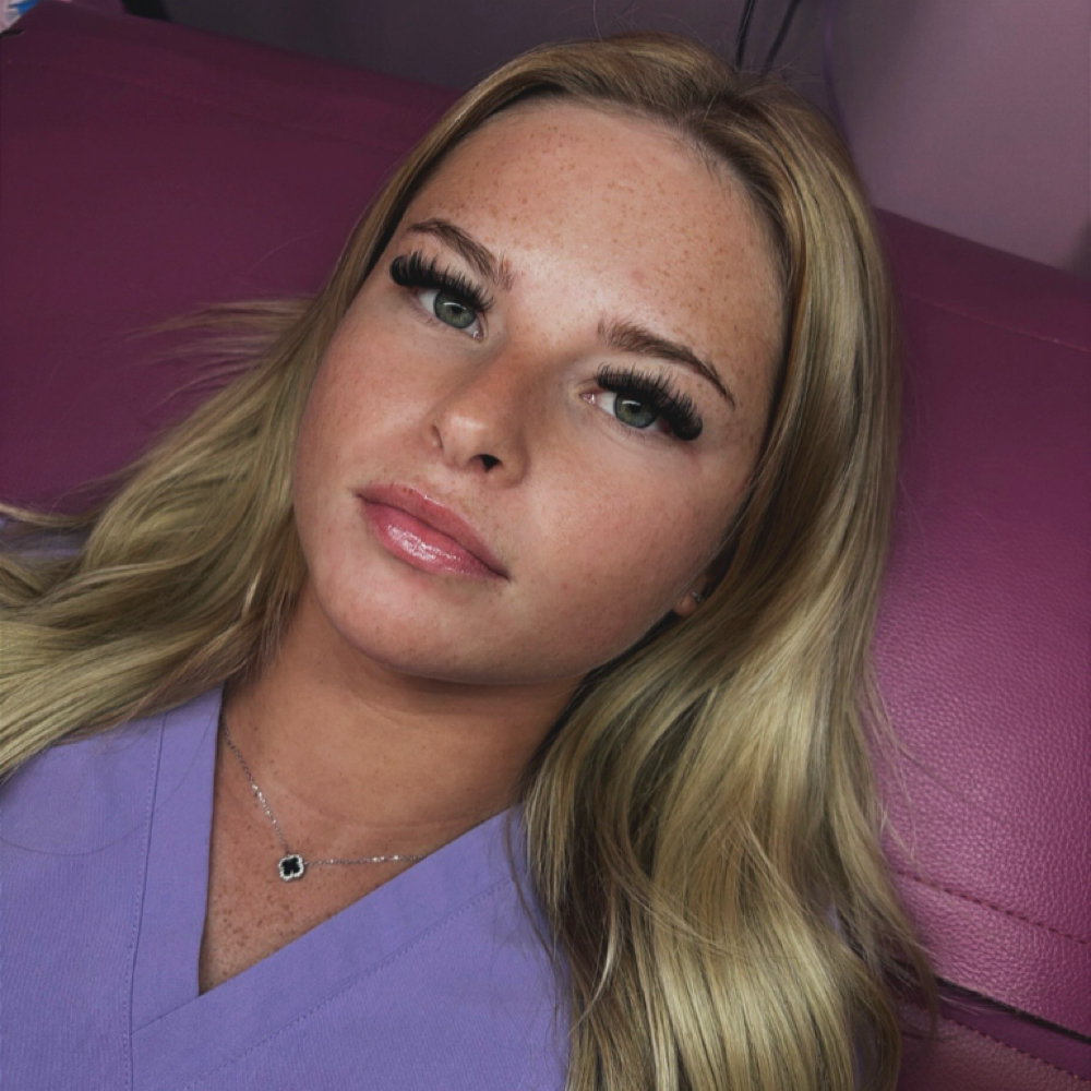 Volume Full Set at Lash & Glow by Ken LLC in Maysville, KY