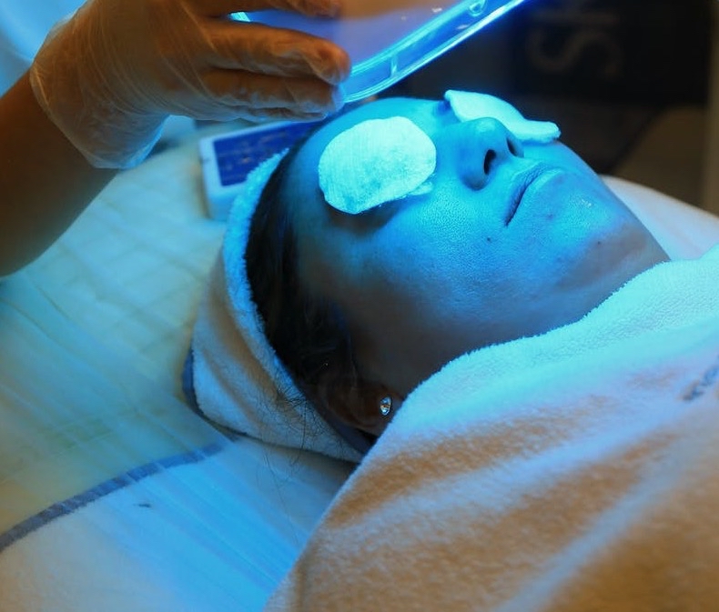 LED Treatment with Facial