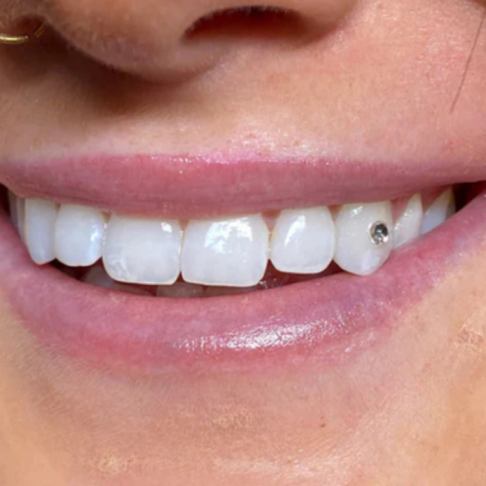 Basic Crystal Tooth Gem at Brows By Des - Lebanon / Mt Juliet in Lebanon, TN