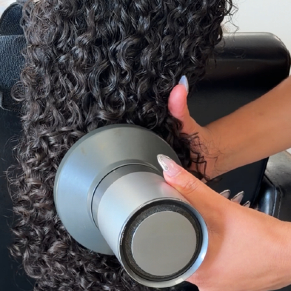 Sunshine Wash & Go at Sunshine Curls in Tampa, FL