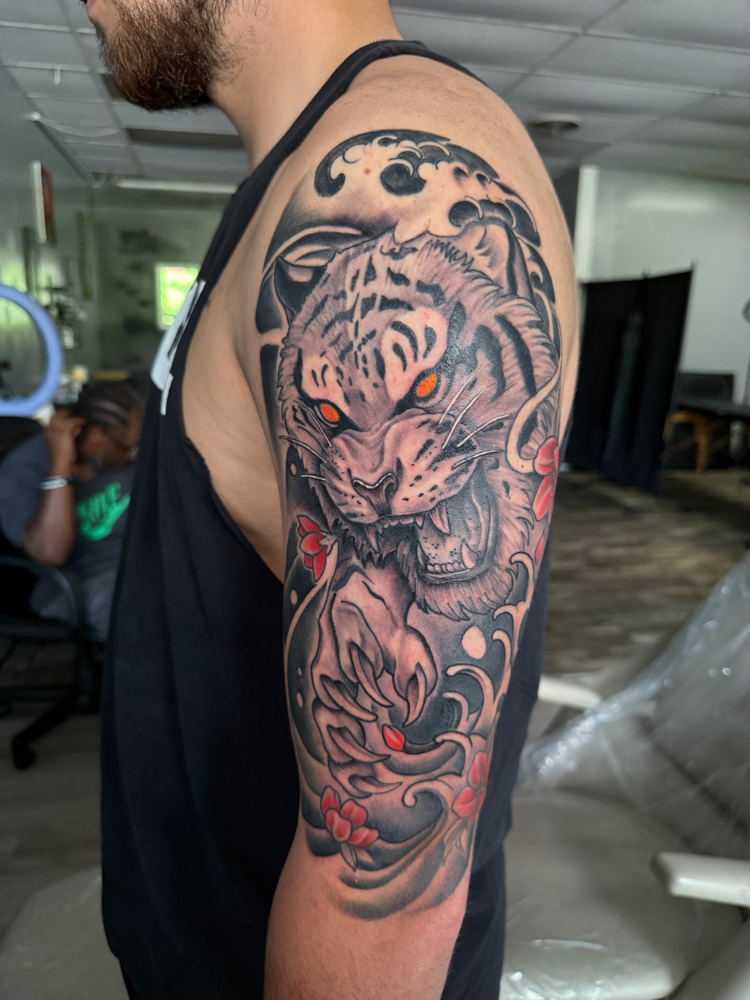 $600 tattoo session at black wall street ink llc in Cincinnati, OH