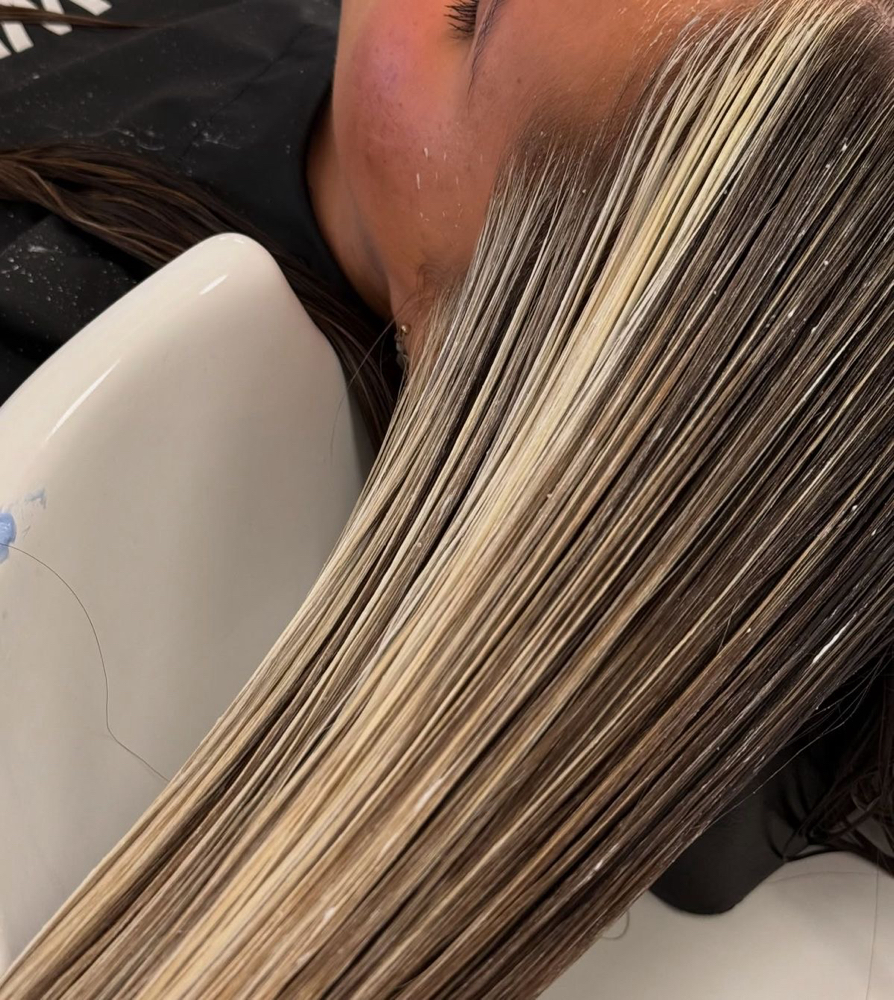 Mini Face Frame at Jazmyn Meeker | HAIRSTYLIST in Woodway, TX