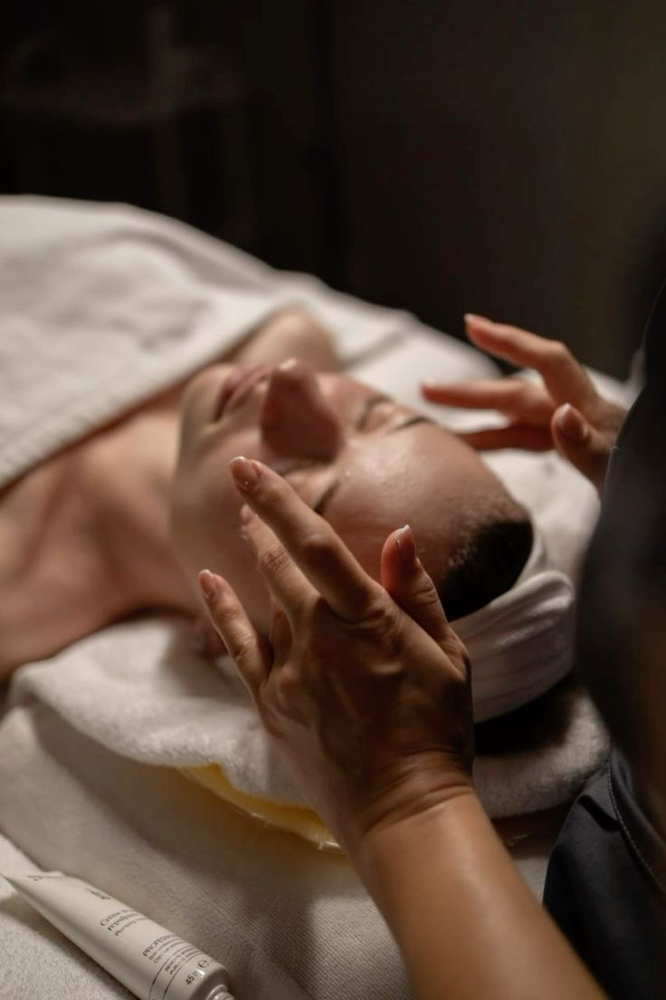 THERAPEUTIC HEAD SPA + FACE SPA