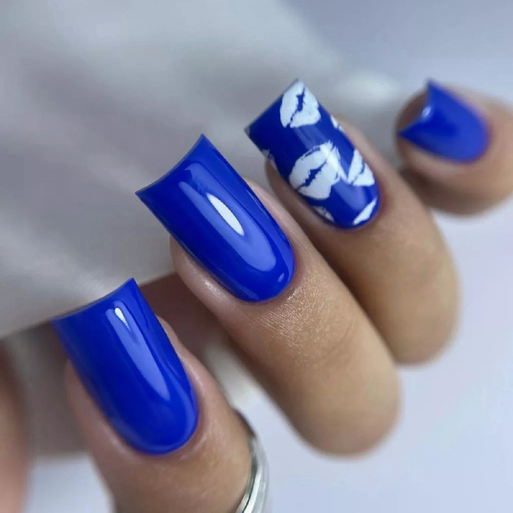 Long Nail Extensions / Simple Desig at Julia Nails Florida in Orlando, FL