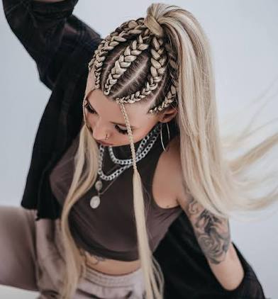 SMALL FULANI BRAIDS WITH KNOTLESS
