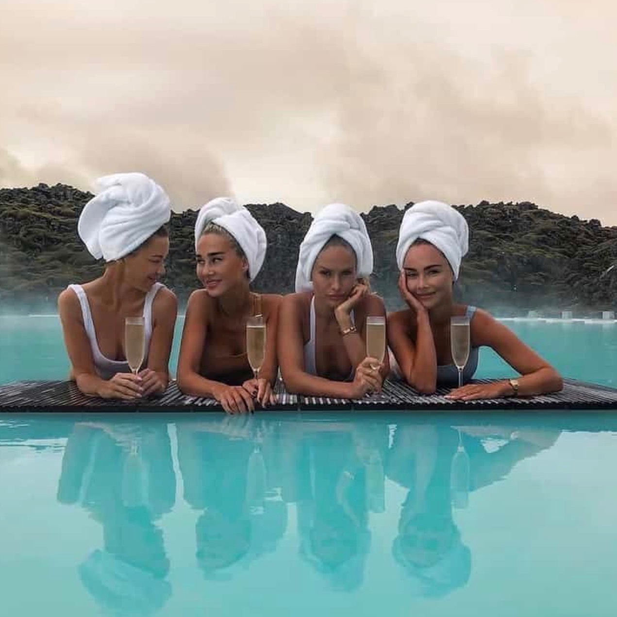 GROUP BOOKING 3+ PEOPLE at Bronze Beauty Co. in Las Vegas, NV