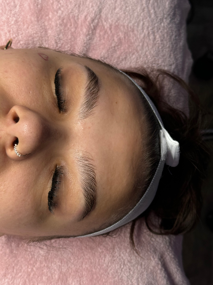 Brow Lamination & Tint