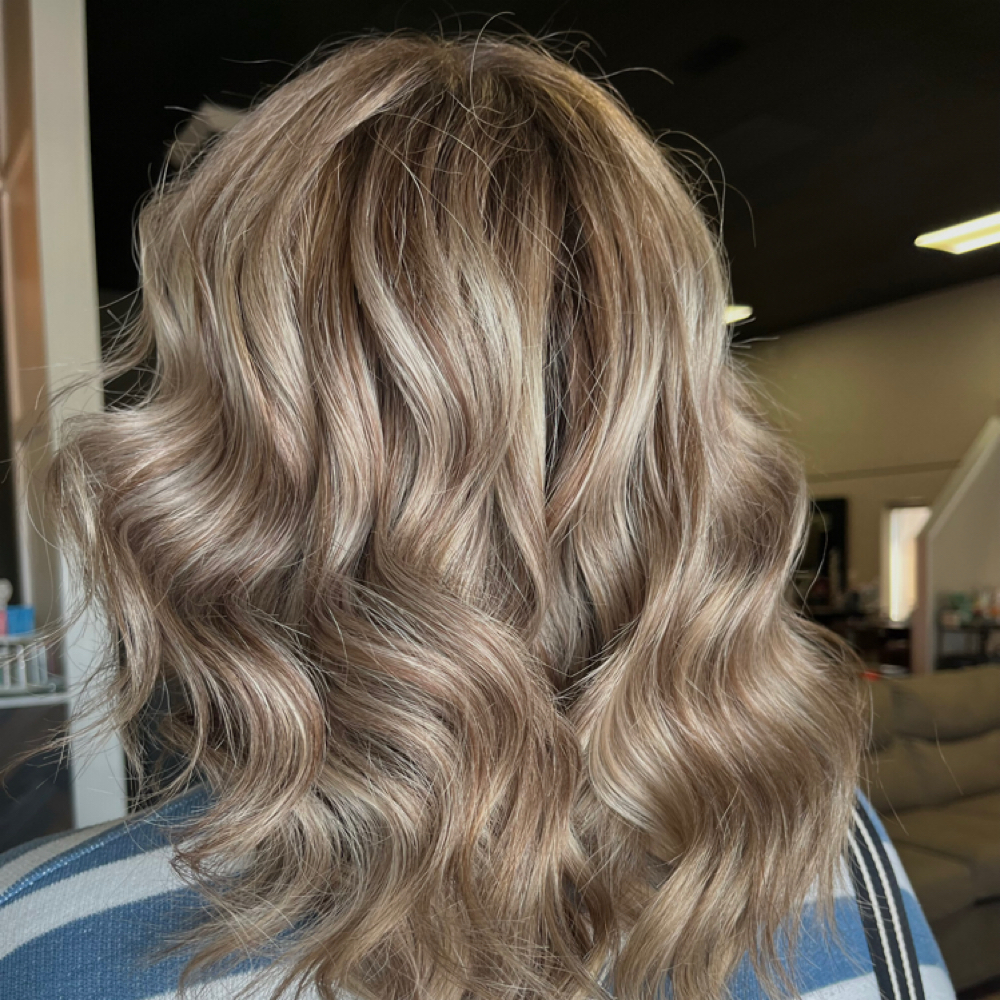 highlight/lowlight at hair by kaylee in Owensboro, KY