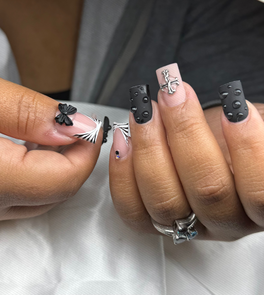 Medium Minimal Design at LabodegabeautybarLLC in Amherst, OH