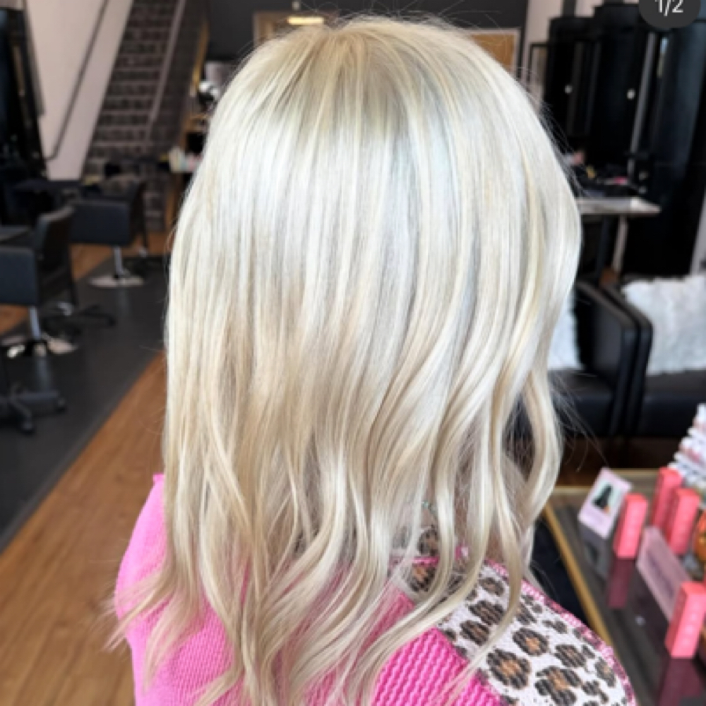 Bleach Retouch at Manesbykels in bossier city, LA