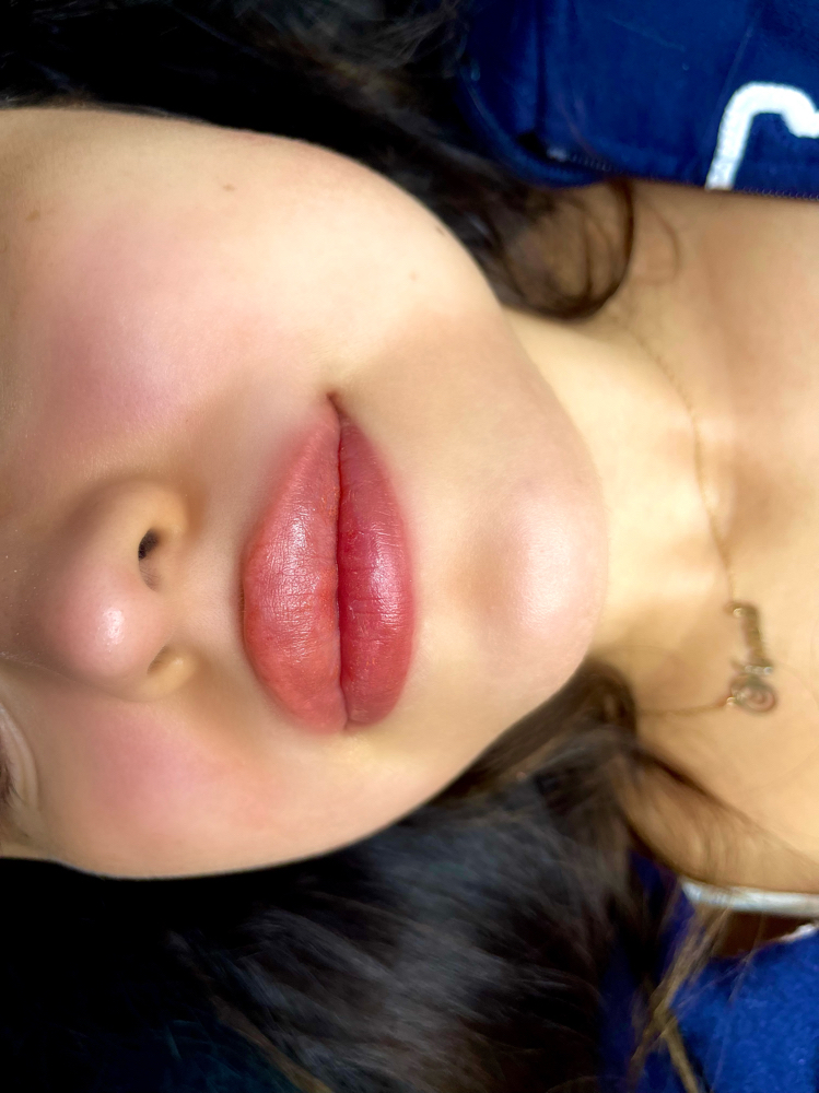 LIP BLUSH / TATUAJE DE LABIOS