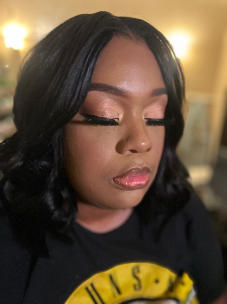 Eye Catcher Glam at 40 Shades of Sweets LLC in Chicago, IL