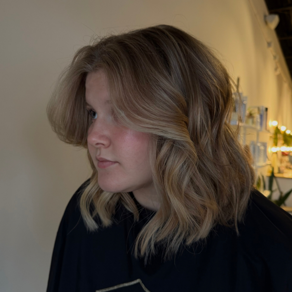 Women's Haircut and Style