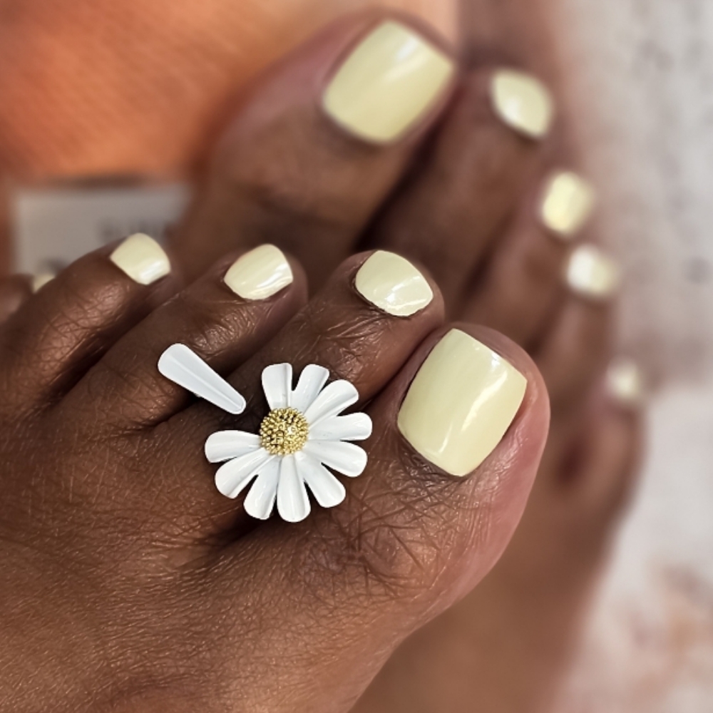 Pedicure Services at GELLEZA Nail Studio in Noblesville, IN