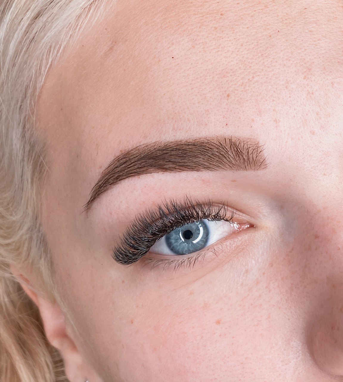 PMU BROWS TOUCH UP(4-8 WEEKS)