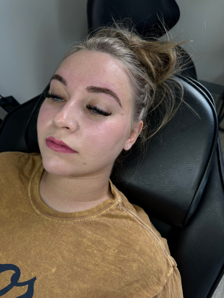 Brow Lamination & Tint