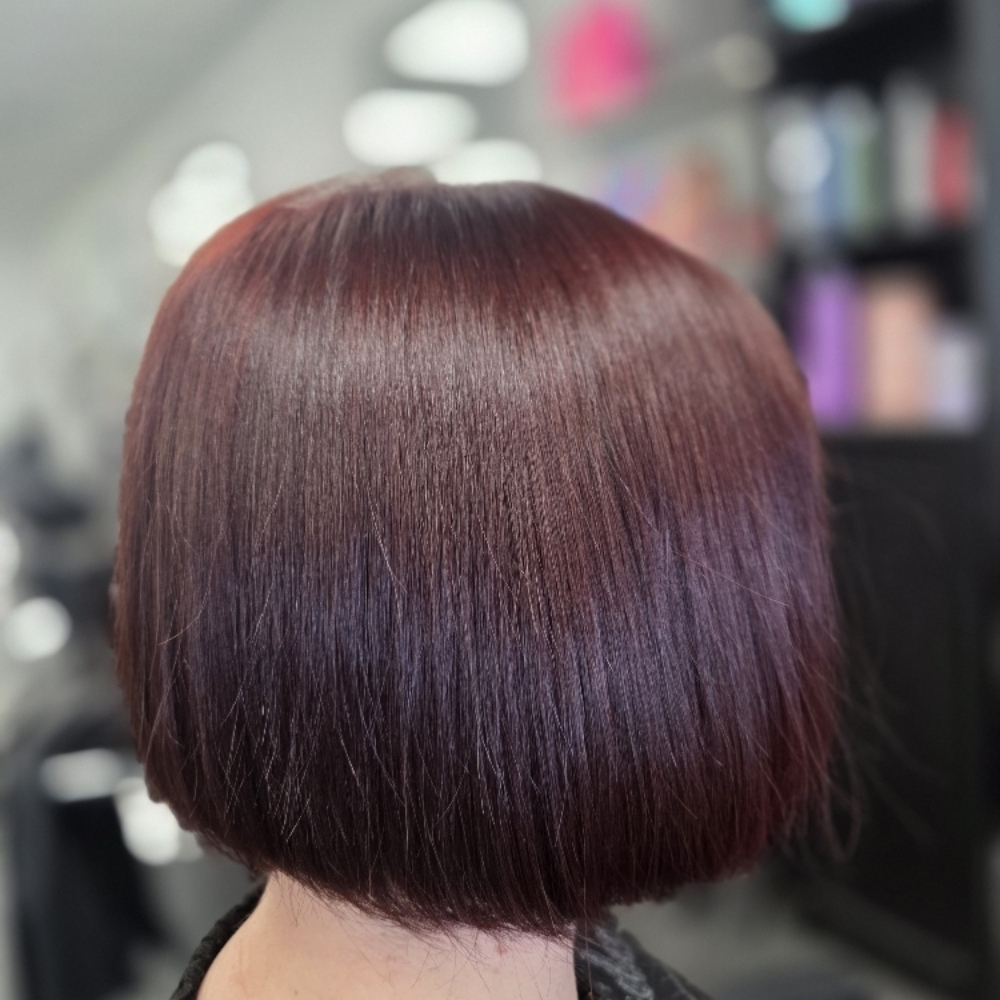 Touch Up (  Roots )And Go /no Style at TATYANA'S HAIR SALON in Cincinnati, OH