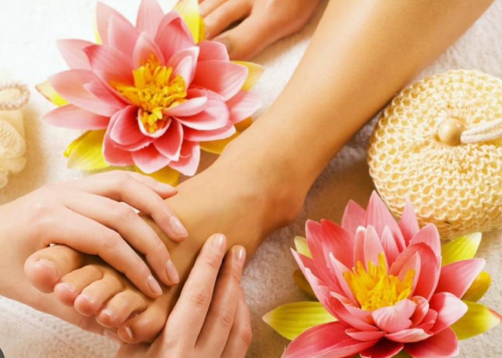 Candle Massage Pedicure at Happy Nails & Spa in Aurora, IL