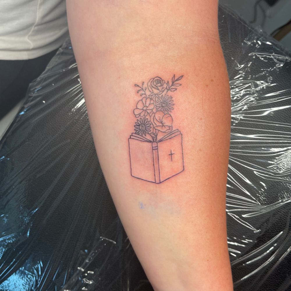 Small Tattoo/ 3-4 Inches at Destiny Wells in Dry Ridge, KY