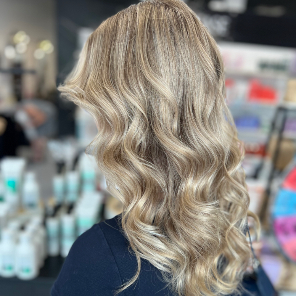 Full Foil Highlight at Styledxsarah_ in Santa Fe, TX