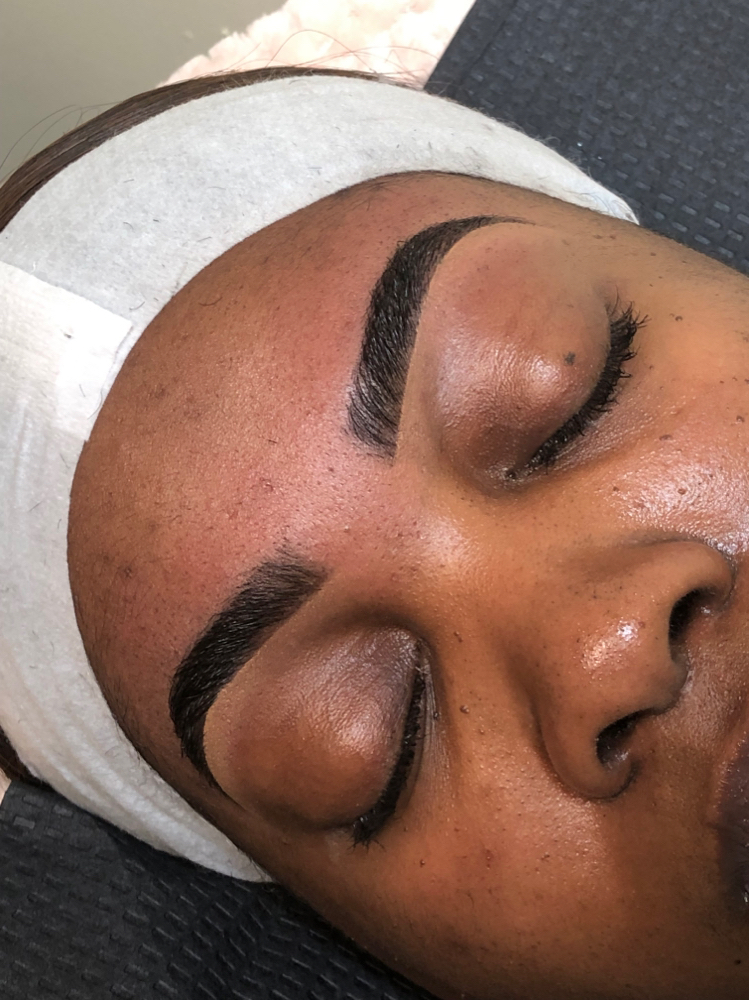 Signature Brow Sculpt & Tint