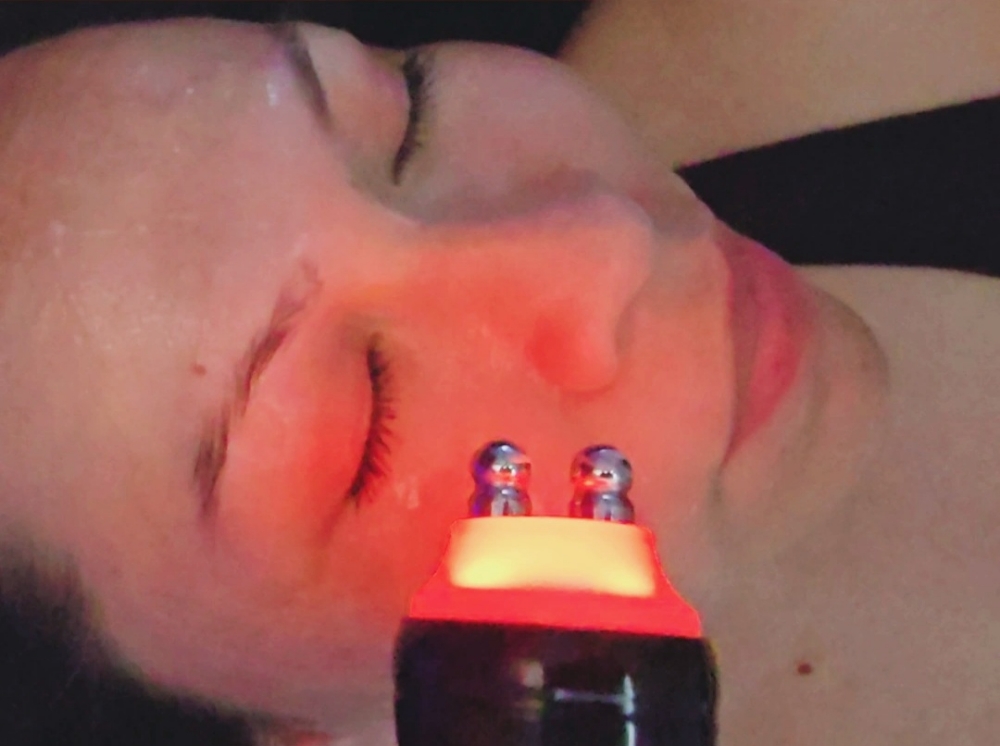 Facial Lymphatic Sculpt + RF