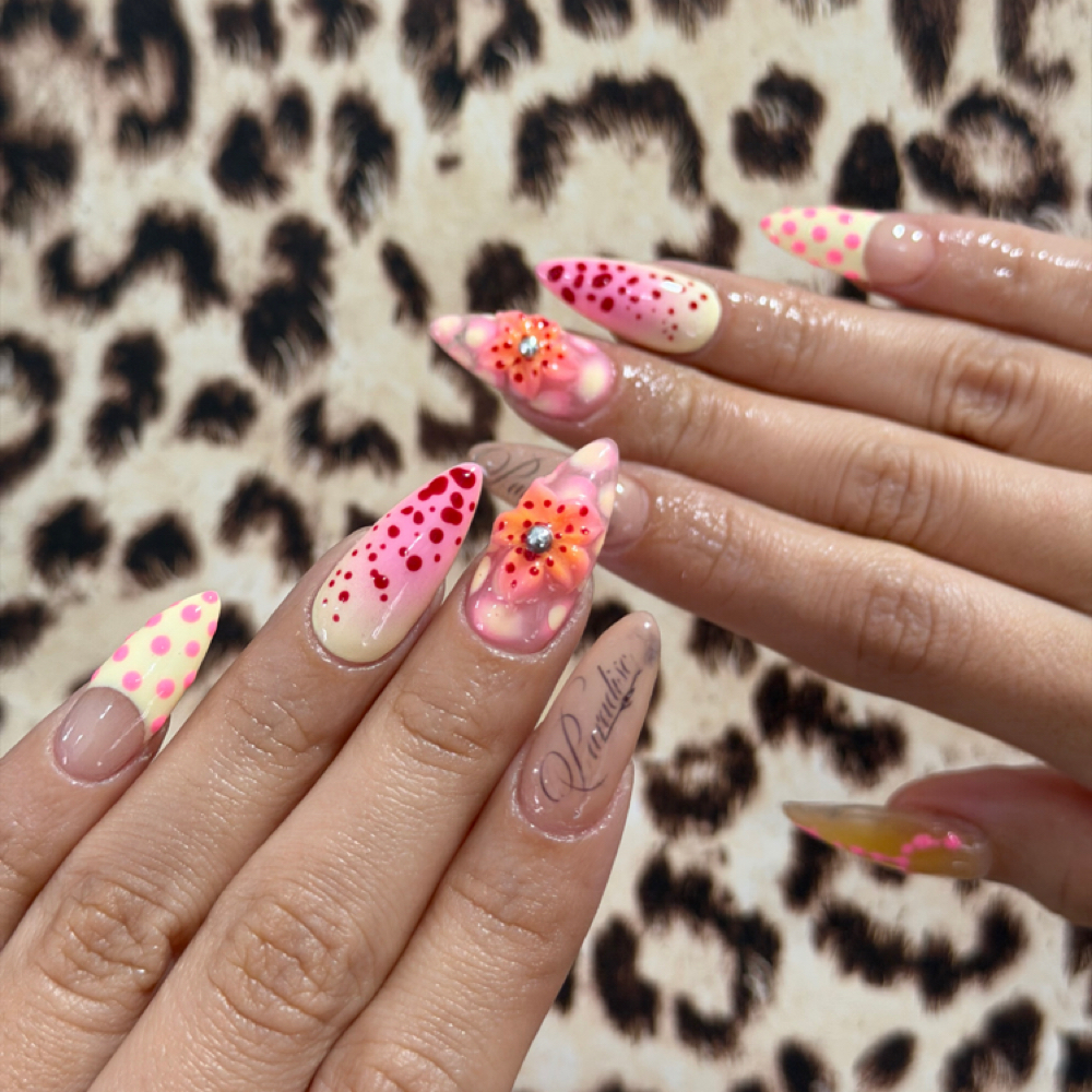 Level 3 at Honeymoon Nail Set in Pacoima, CA