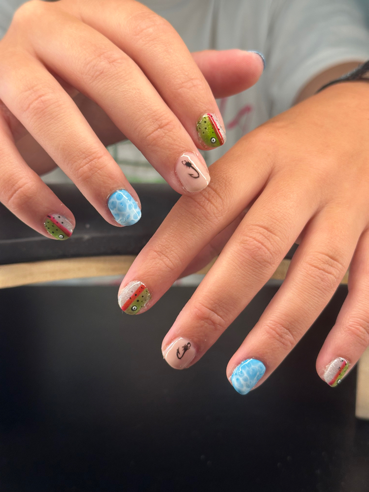 Gel Polish Manicure at Kaylee Burton in Wheelersburg, OH