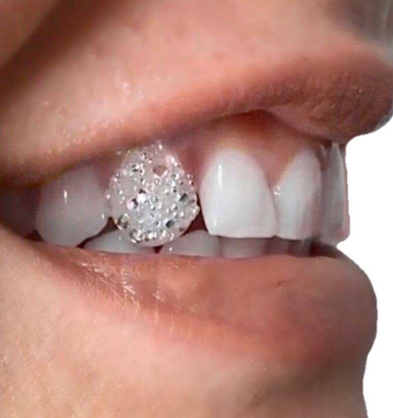 1 Tooth Diamond Dust