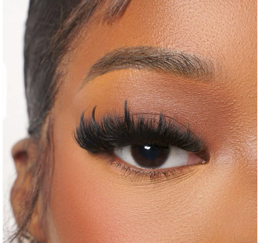 Luxe Eyelash Cluster at POLISHED LIFESTYLES in East Point, GA