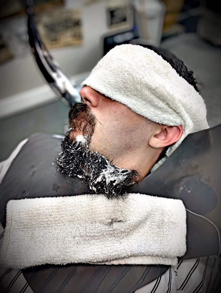 Luxury Straight Razor Shave