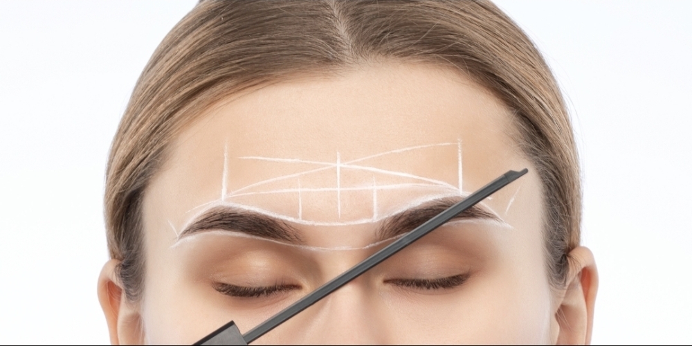 Shaping and Threading/ Wax Eyebrows