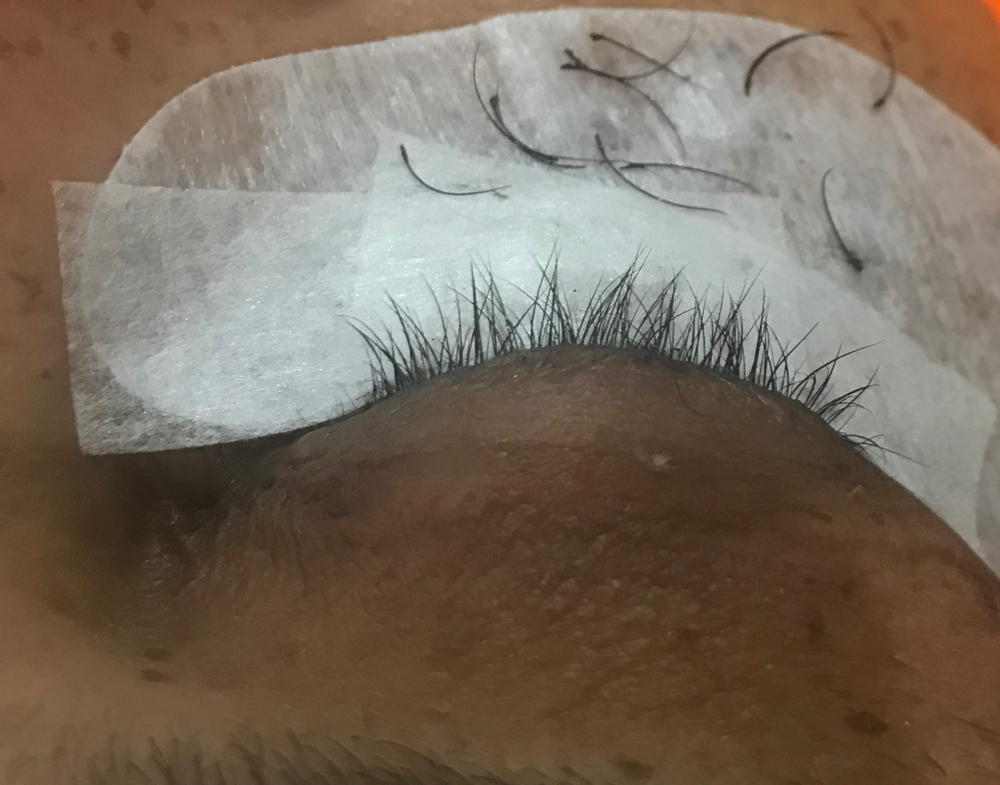 Individual Lash Removal