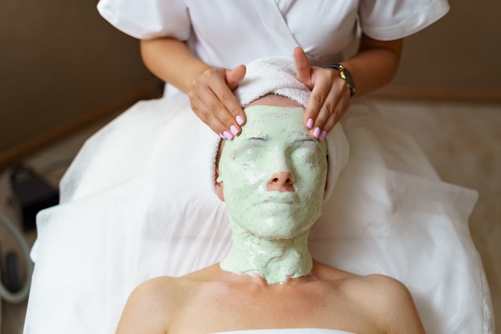 Facial Treatment With Peel Off Mask